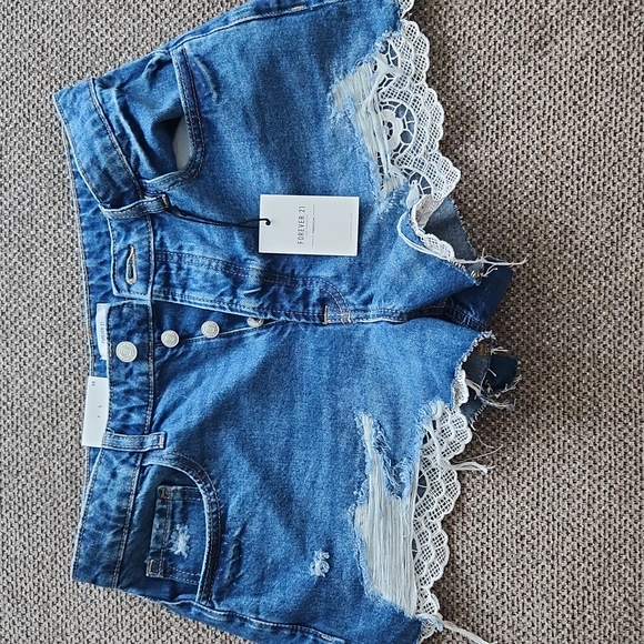 Forever 21 Pants - NWT Forever 21 shorts with lace